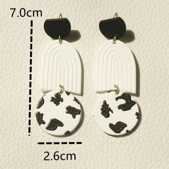 Geometric Cute Black & White Drop Earrings - Picture 4 of 5